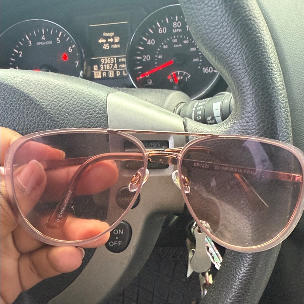 Chic Pink Aviator Sunglasses